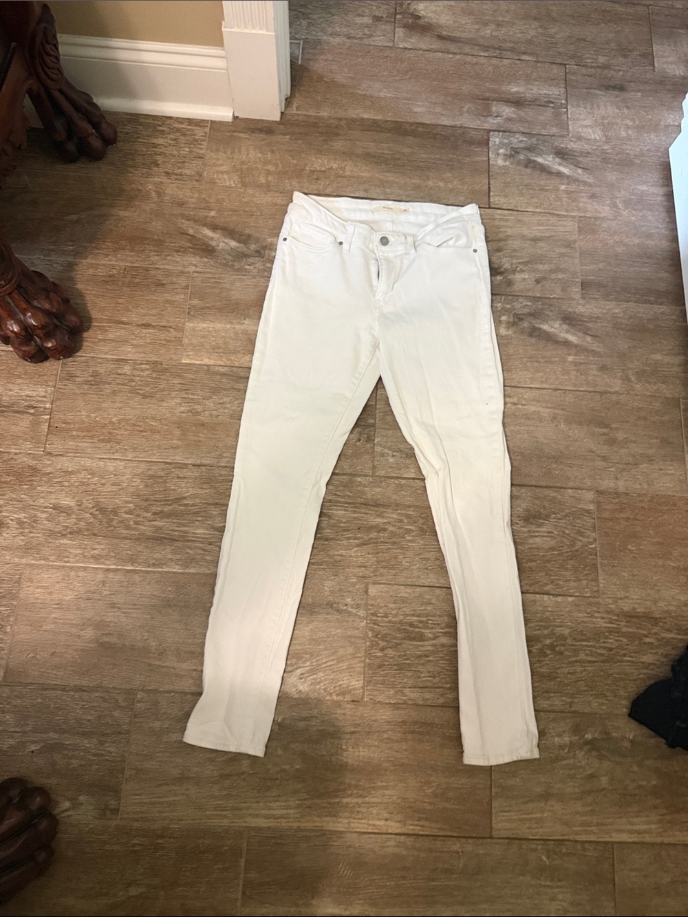 White Skinny Jeans - Classic Clean Look mid rise Levi’s